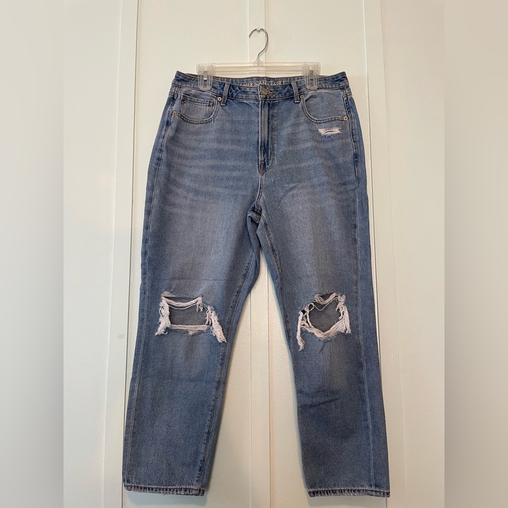 American Eagle Mom Jeans, size 14 short, great condition like new wore once